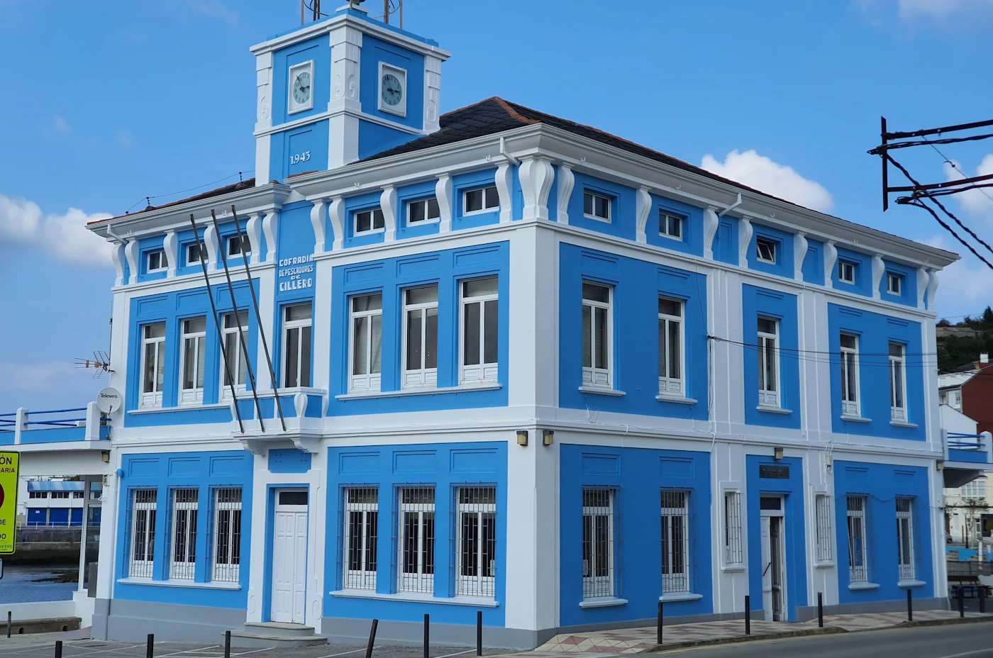 pintura de fachada en edificio antiguo