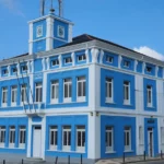 pintura de fachada en edificio antiguo